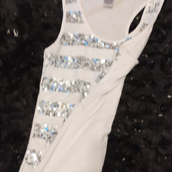 Tank top - Picture 2 of 3